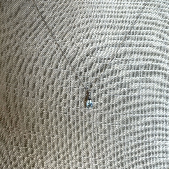 10K White Gold Oval Aquamarine Diamond Accent Pendant Necklace - Picture 4 of 8